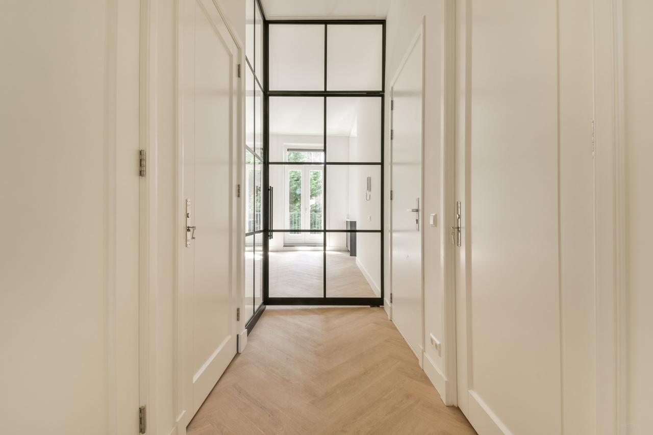 2-slaapkamer appartement met zonnig balkon - Afbeelding 2