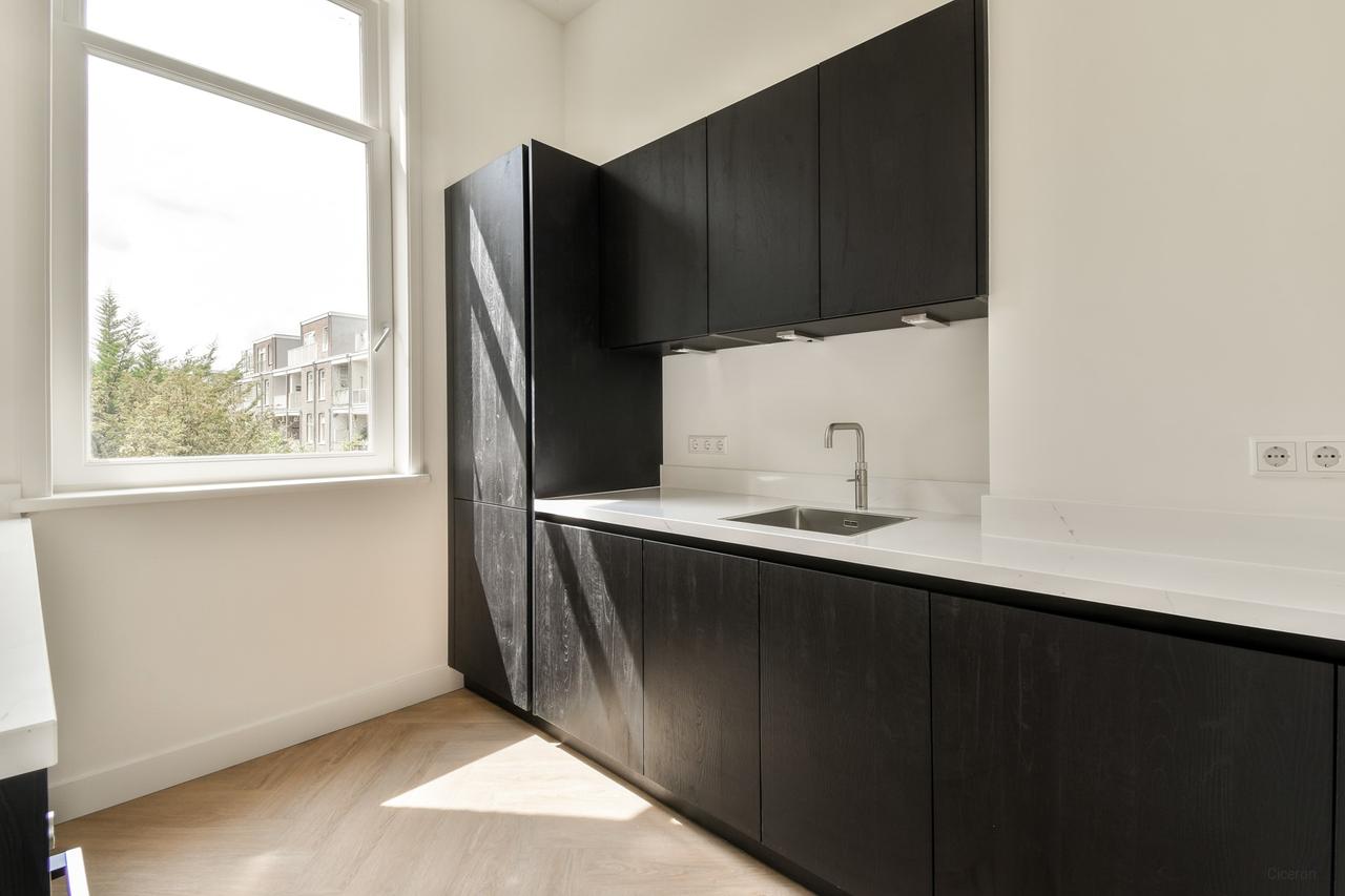 2-slaapkamer appartement met zonnig balkon - Afbeelding 6