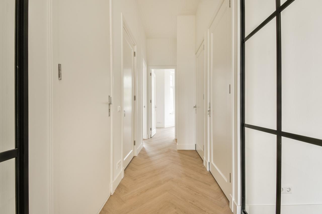2-slaapkamer appartement met zonnig balkon - Afbeelding 13