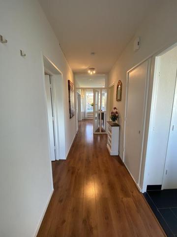 Licht 3-kamerappartement met balkon op zuid - Afbeelding 2