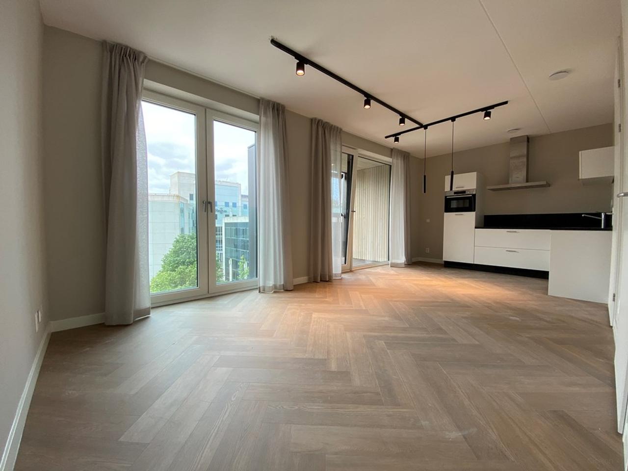 3-kamer appartement met balkon in Hyde Park - Afbeelding 1