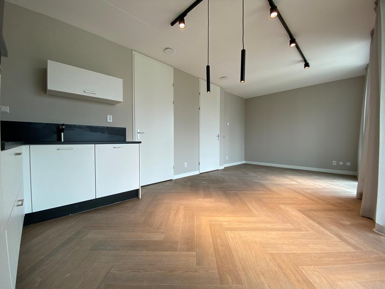 3-kamer appartement met balkon in Hyde Park - Afbeelding 2