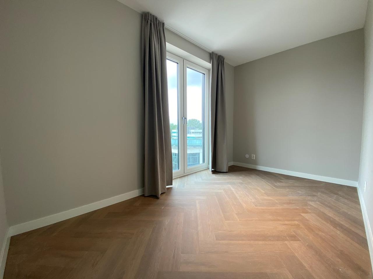3-kamer appartement met balkon in Hyde Park - Afbeelding 11
