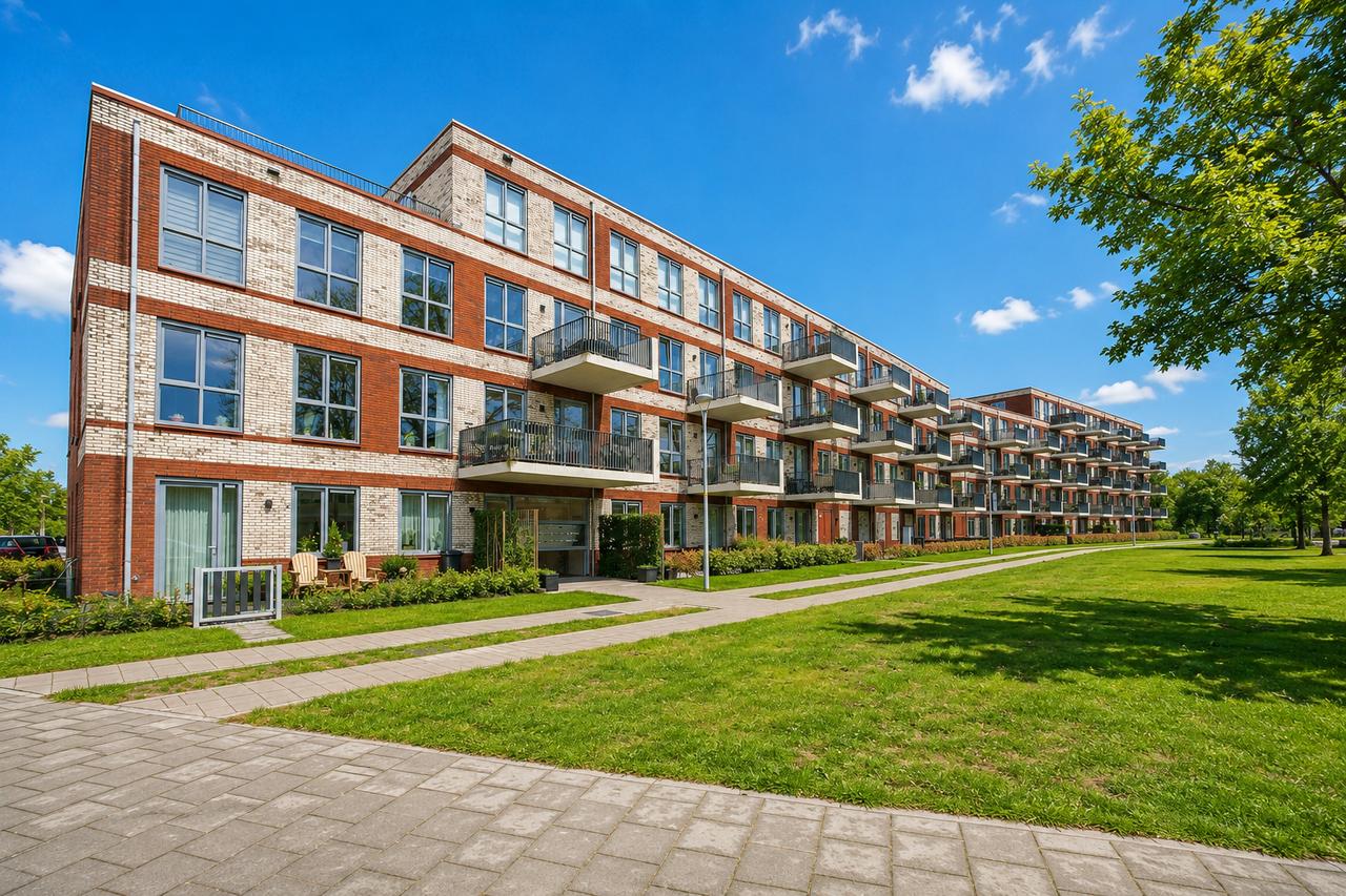 Gemeubileerd 3-kamerappartement met balkon - Afbeelding 1