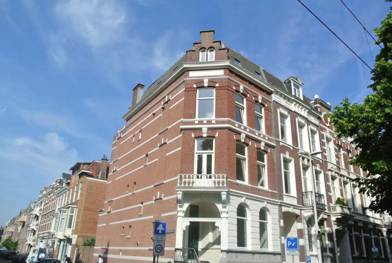 Licht 3-kamerappartement met balkon - Afbeelding 1