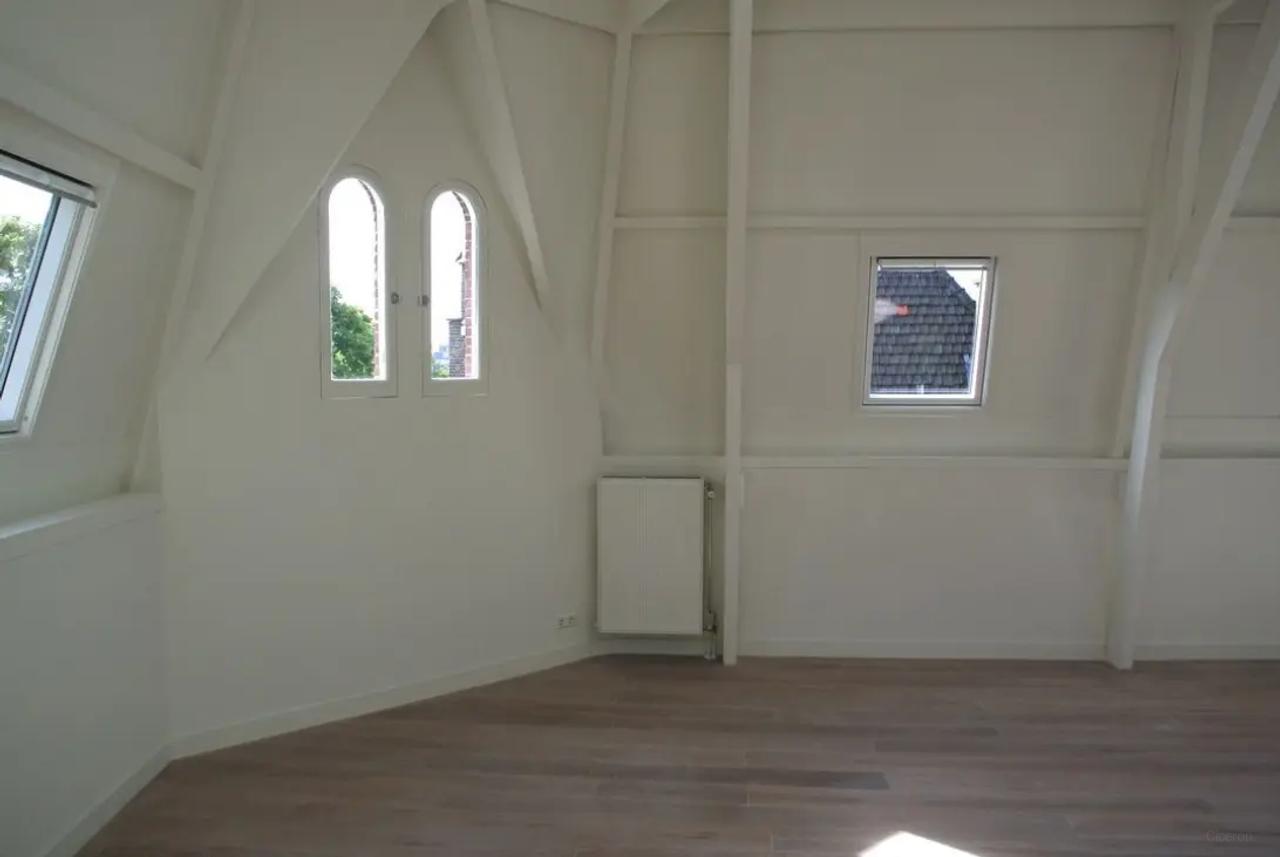 Licht 3-kamerappartement met balkon - Afbeelding 2