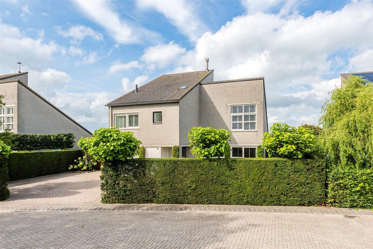 Detached Waterfront Home in Noorderplassen - Image 1