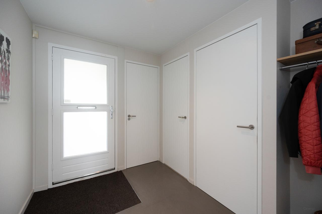 Detached Waterfront Home in Noorderplassen - Image 3