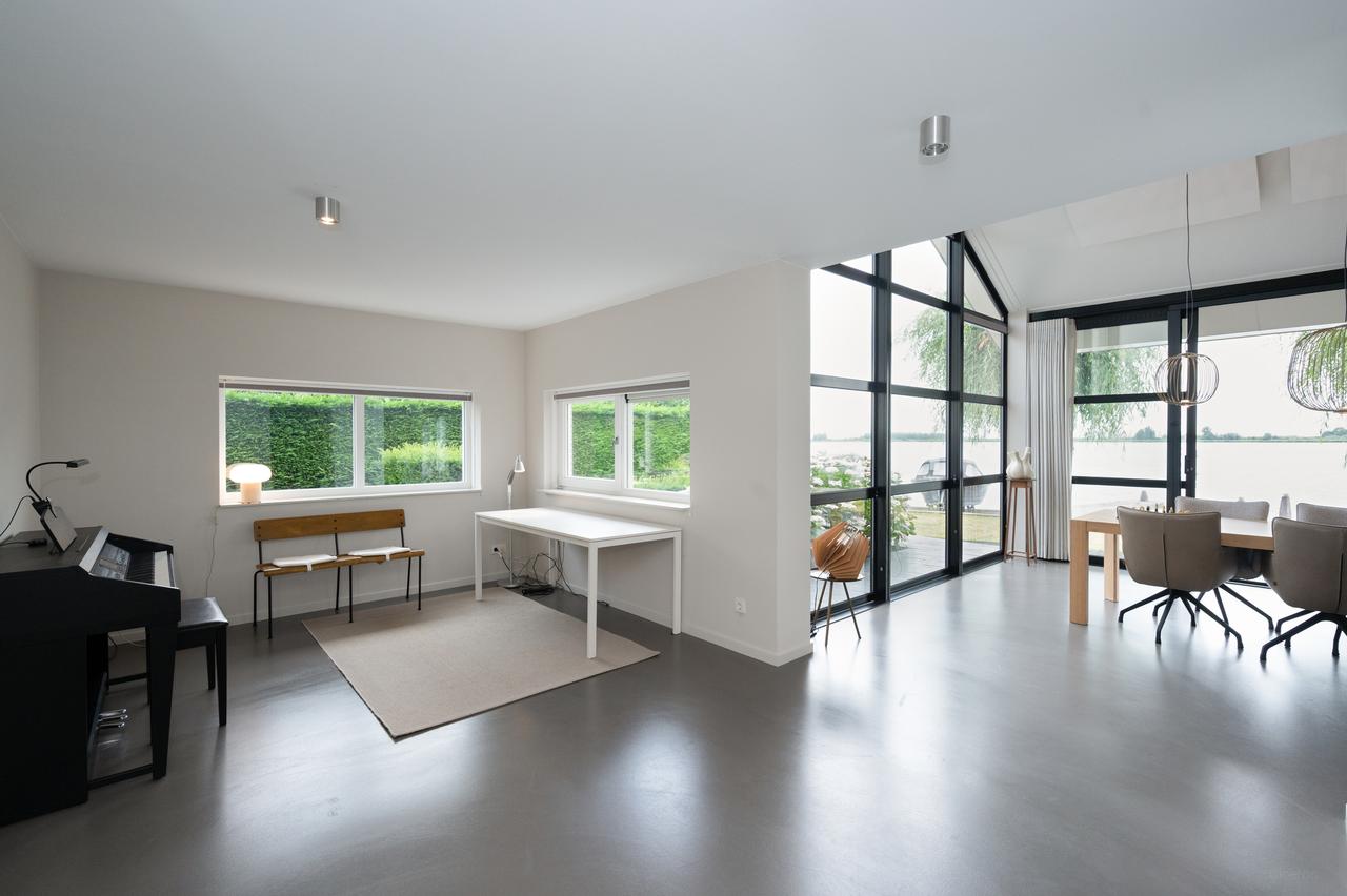Detached Waterfront Home in Noorderplassen - Image 10