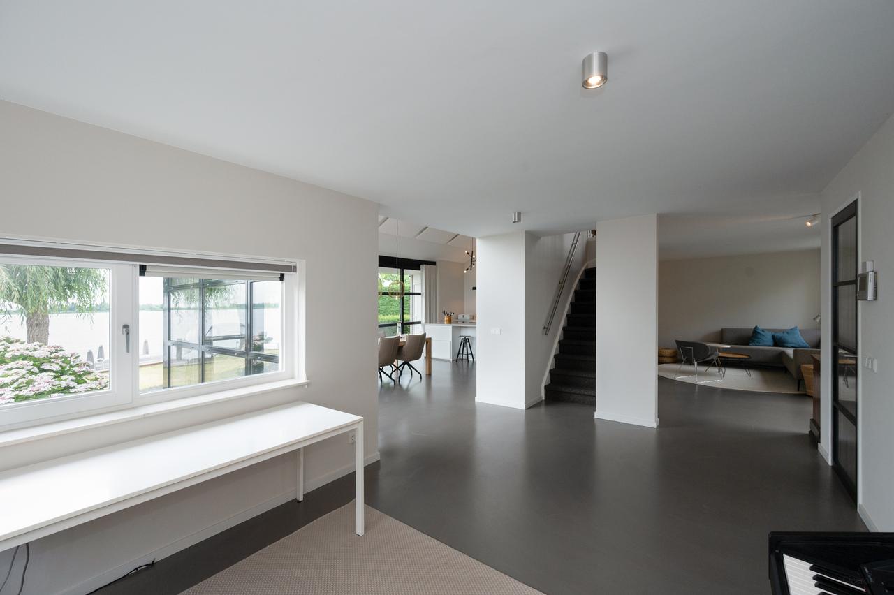 Detached Waterfront Home in Noorderplassen - Image 12