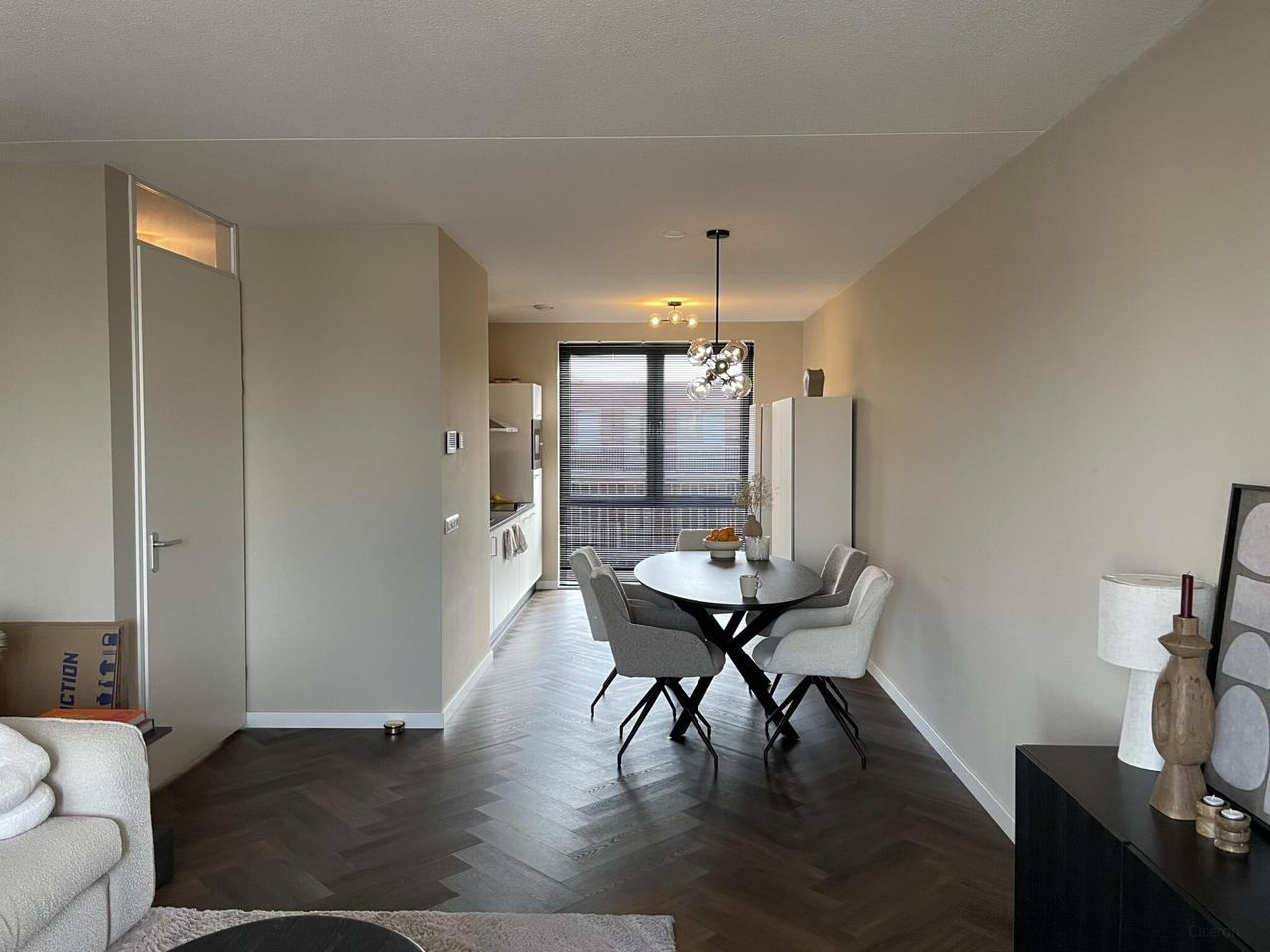 Licht 3-kamerappartement met balkon - Afbeelding 6