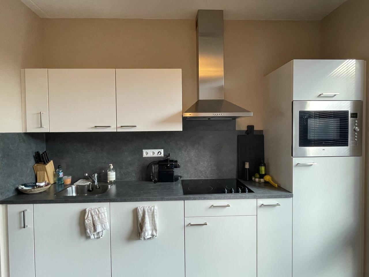 Licht 3-kamerappartement met balkon - Afbeelding 9