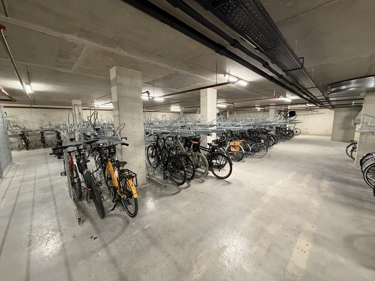 2-kamerappartement met parkeren in Amsterdam - Afbeelding 13