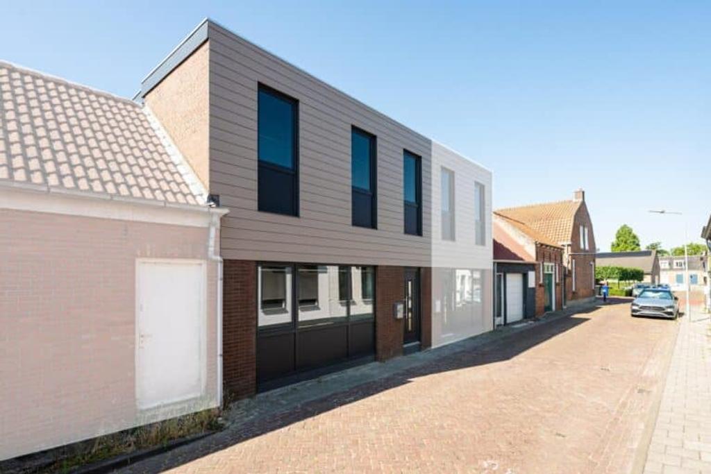 Furnished 4-Bedroom Family Home - Image 2
