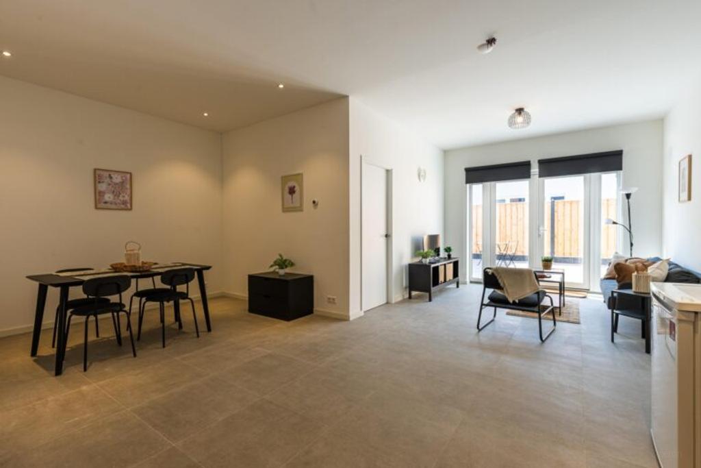 Furnished 4-Bedroom Family Home - Image 3