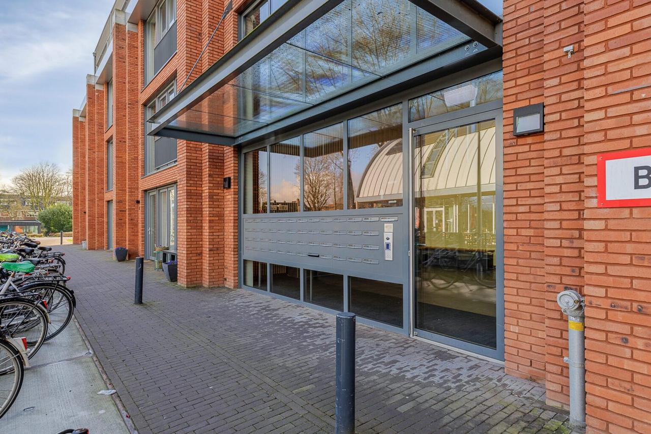 128 m² Apartment on the Merwedekanaal - Image 6