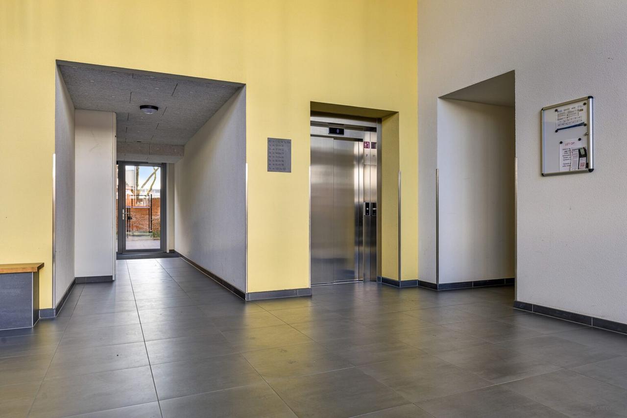 128 m² Apartment on the Merwedekanaal - Image 7