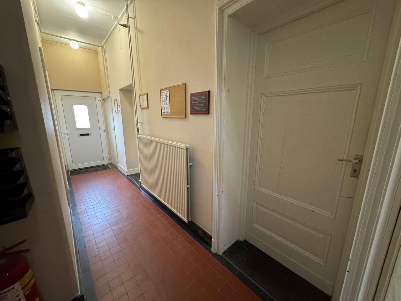 16 m² room with private kitchen in Nazareth - Image 8