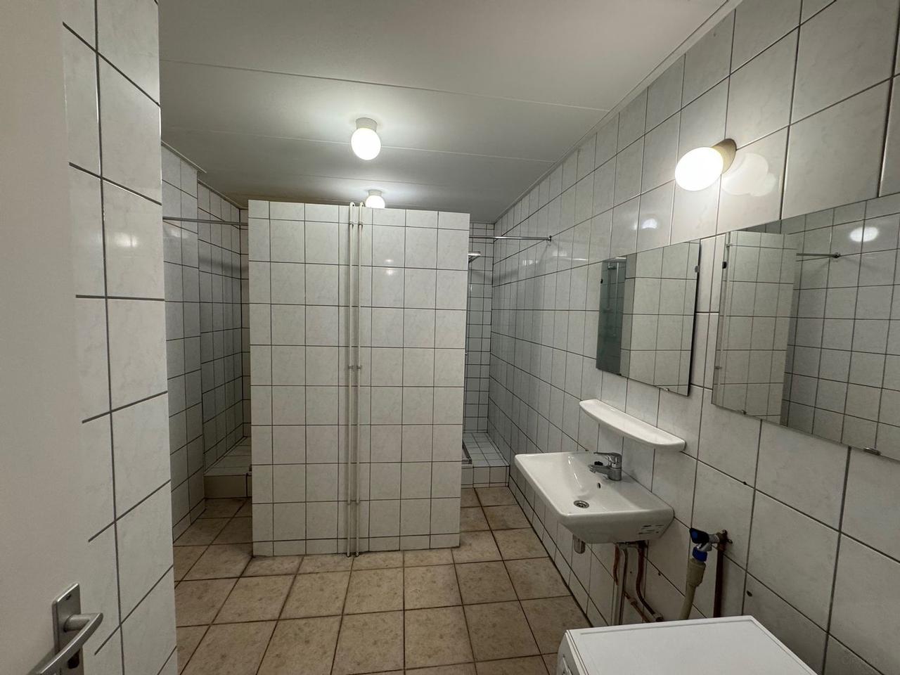 16 m² room with private kitchen in Nazareth - Image 9