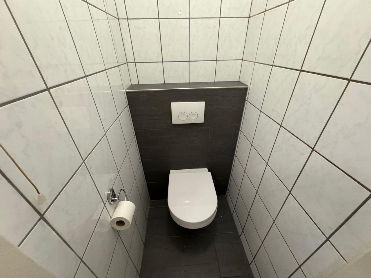 16 m² room with private kitchen in Nazareth - Image 11