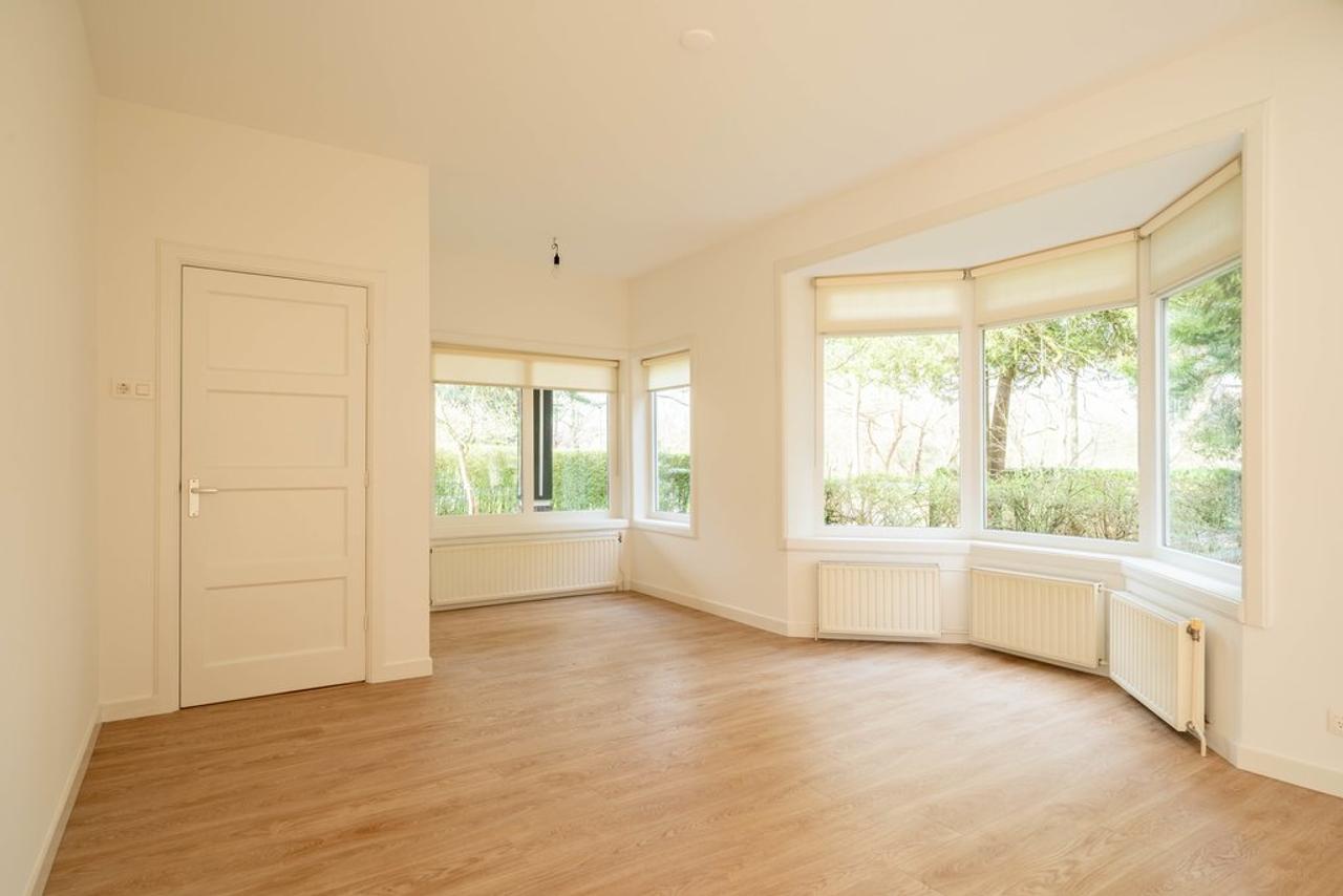 Spacious 1930s Semi-Detached with Garden and Garage - Image 6