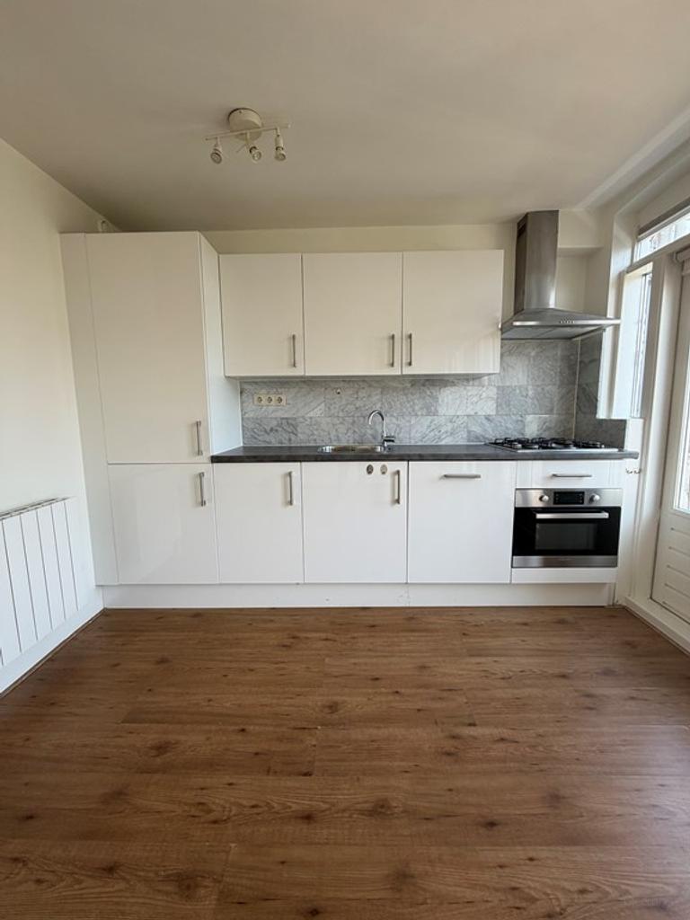 Licht 2-slaapkamerappartement met balkon - Afbeelding 2