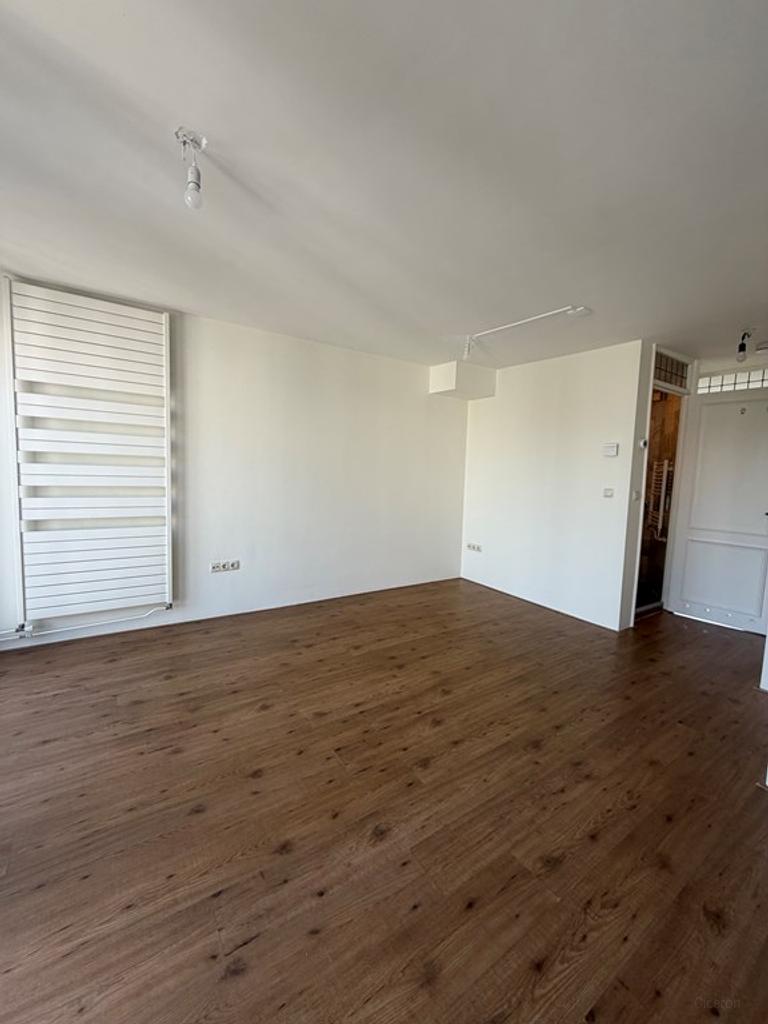 Licht 2-slaapkamerappartement met balkon - Afbeelding 3