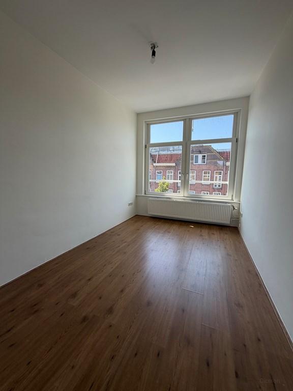 Licht 2-slaapkamerappartement met balkon - Afbeelding 6