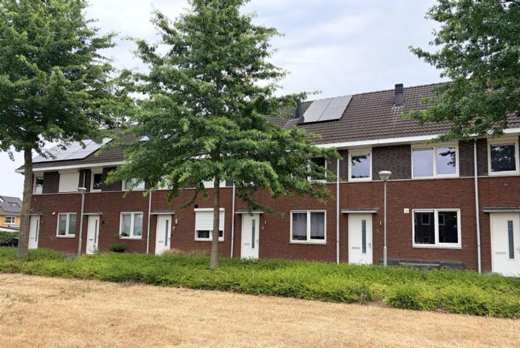 Family Home with Garden in Schrames - Image 2