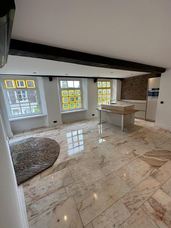 2-Bedroom Apartment in the Heart of Arnhem - Image 6