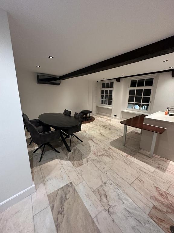 2-Bedroom Apartment in the Heart of Arnhem - Image 19