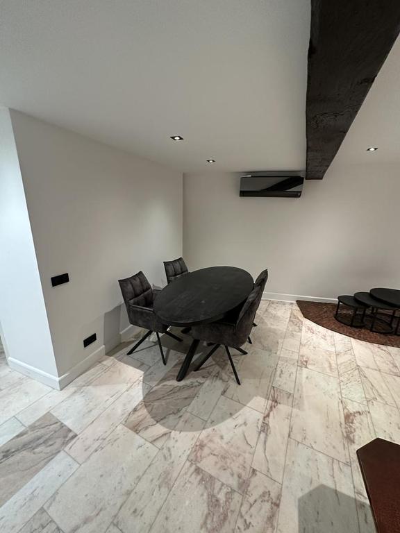 2-Bedroom Apartment in the Heart of Arnhem - Image 20