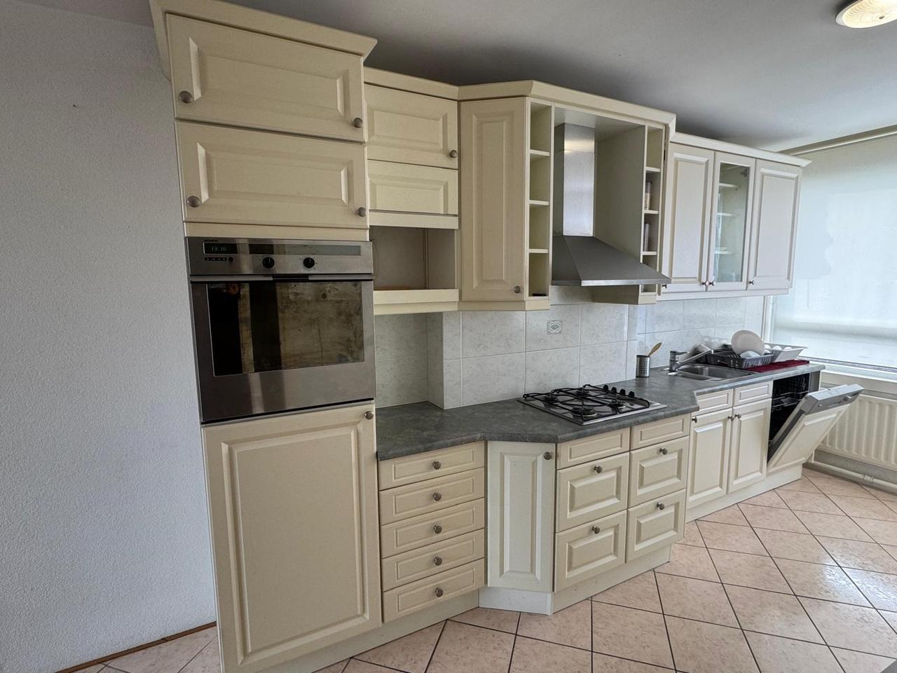 90 m² Student Apartment with Balcony - Image 1