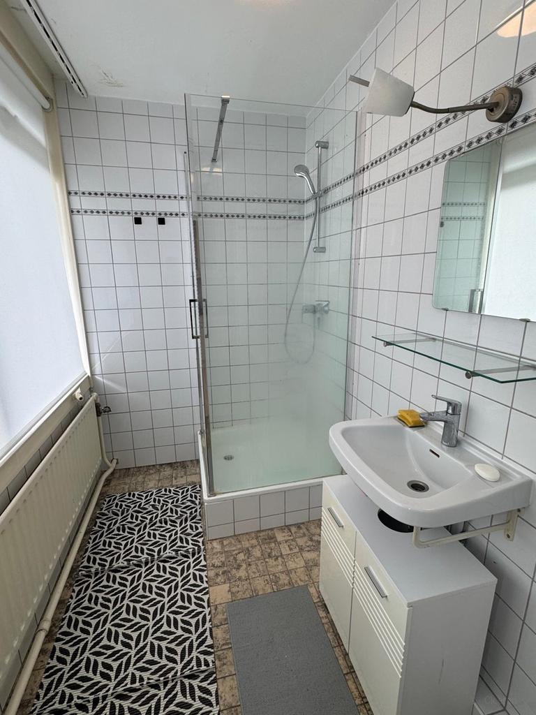 90 m² Student Apartment with Balcony - Image 3