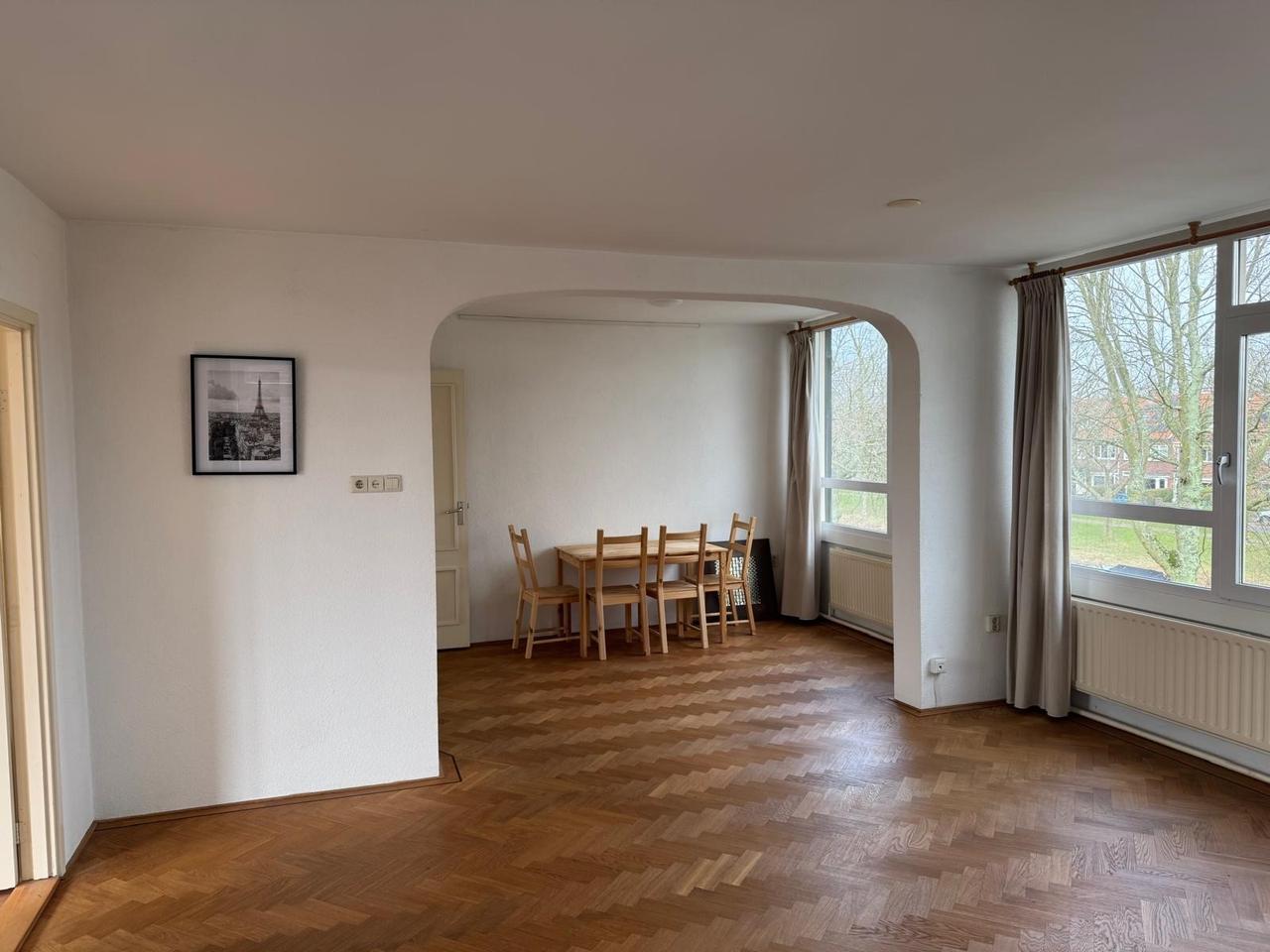 90 m² Student Apartment with Balcony - Image 4