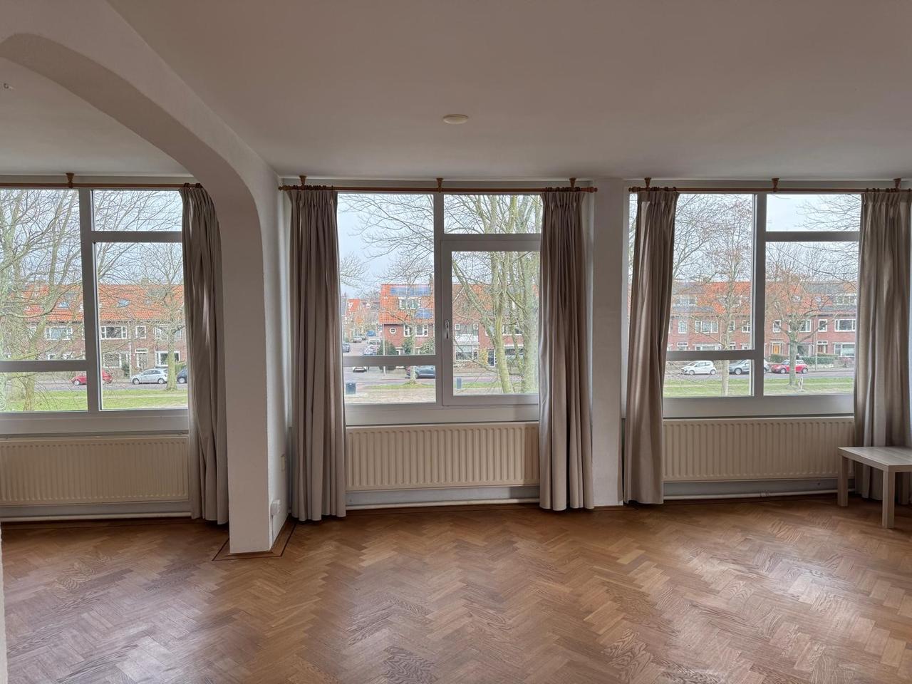 90 m² Student Apartment with Balcony - Image 5