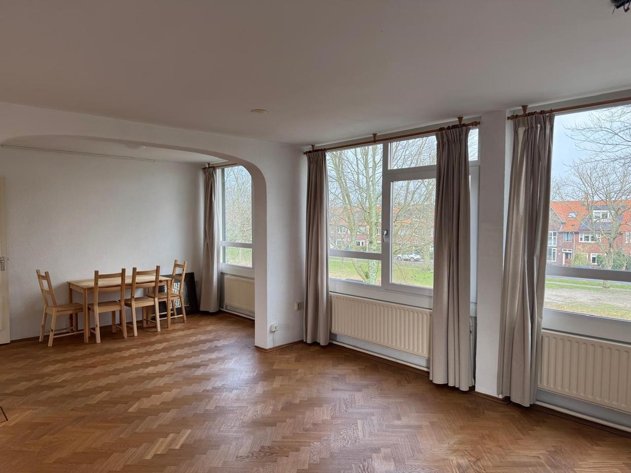 90 m² Student Apartment with Balcony - Image 7