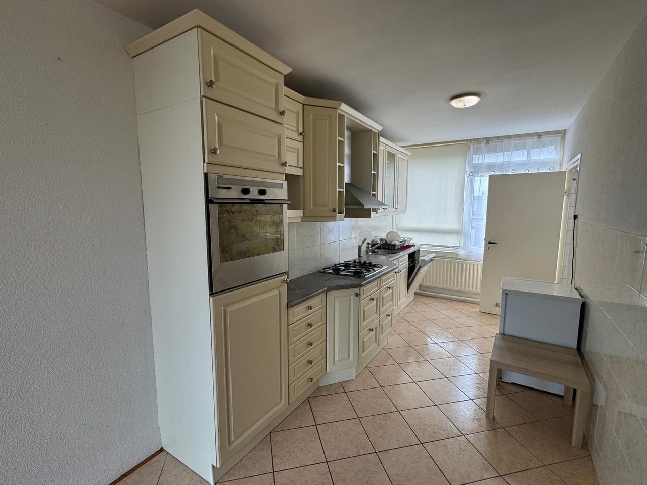 90 m² Student Apartment with Balcony - Image 10