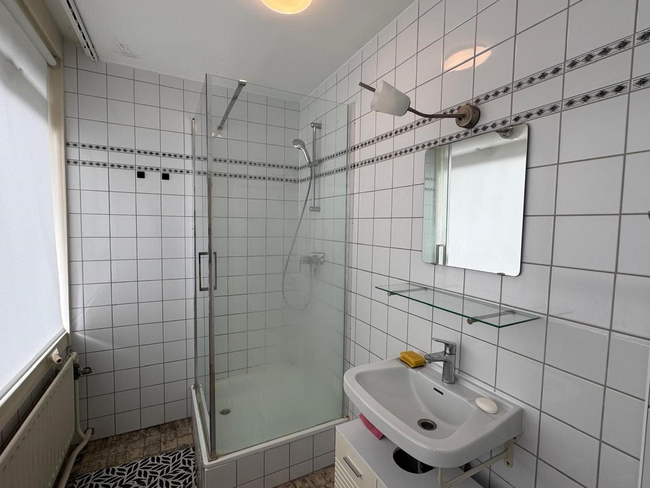 90 m² Student Apartment with Balcony - Image 11