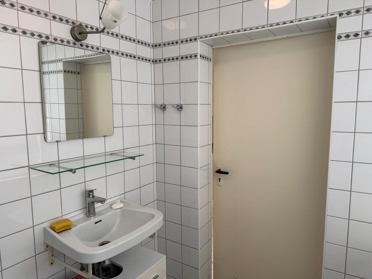 90 m² Student Apartment with Balcony - Image 12