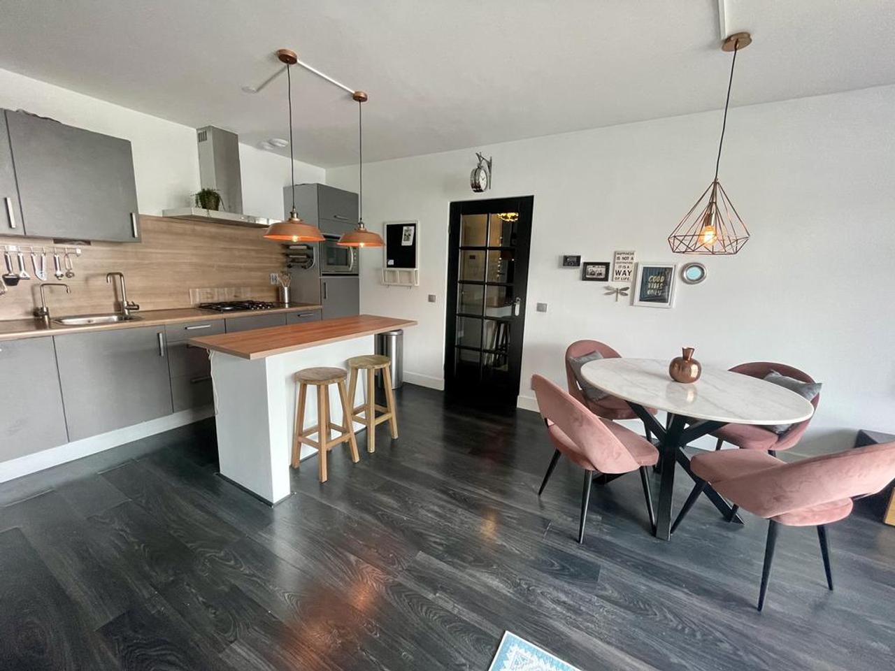 Gemeubileerd 3-kamerappartement bij station - Afbeelding 2