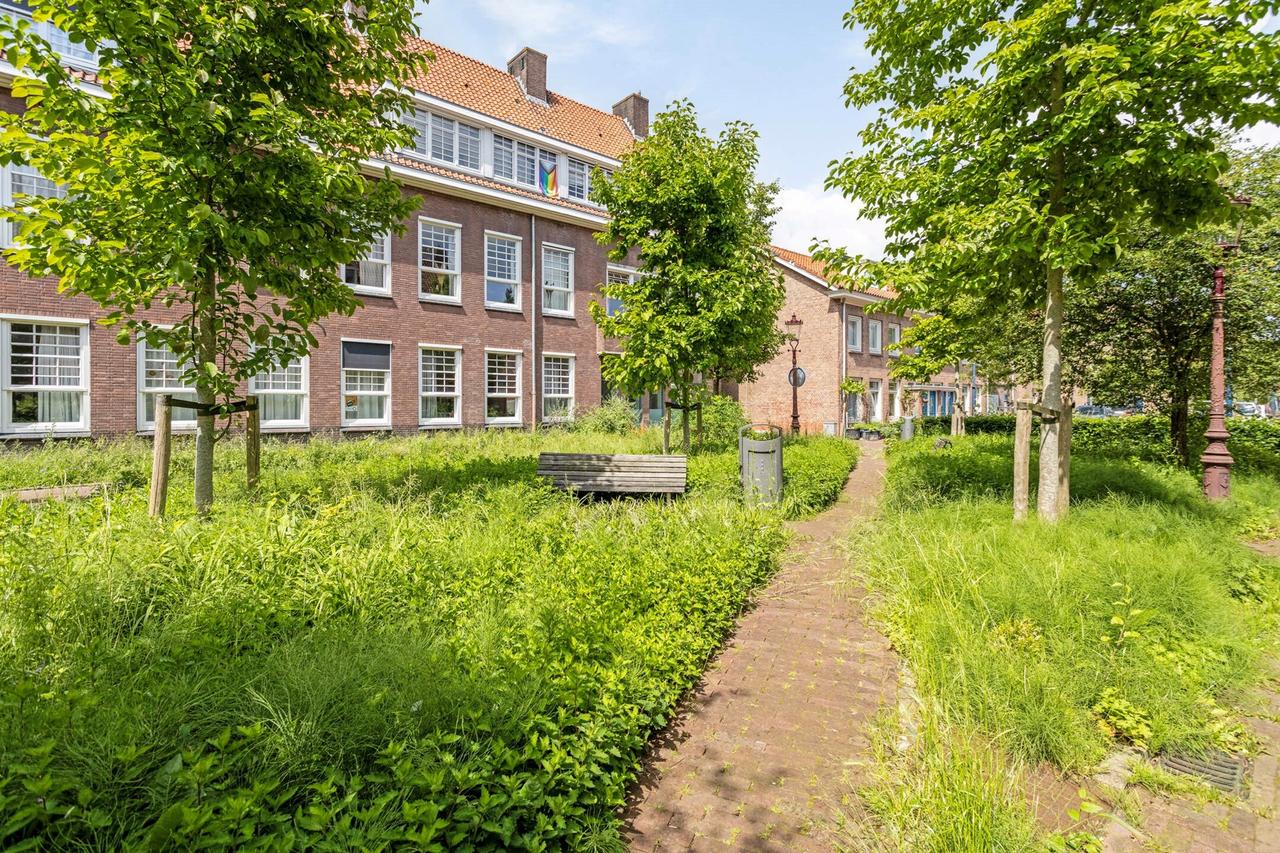 Licht 2-kamerappartement met grote tuin - Afbeelding 14
