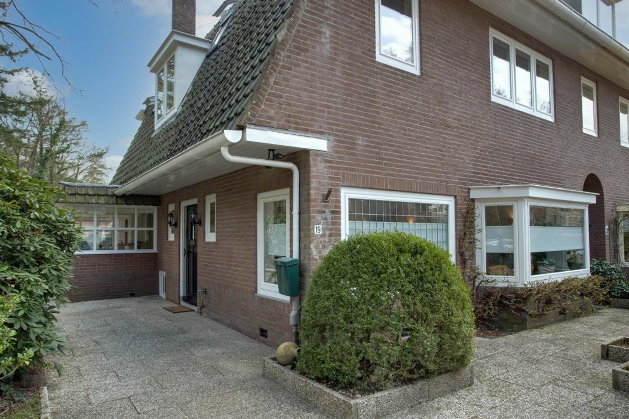 Wonen aan het bos met tuin en dakterras - Afbeelding 1