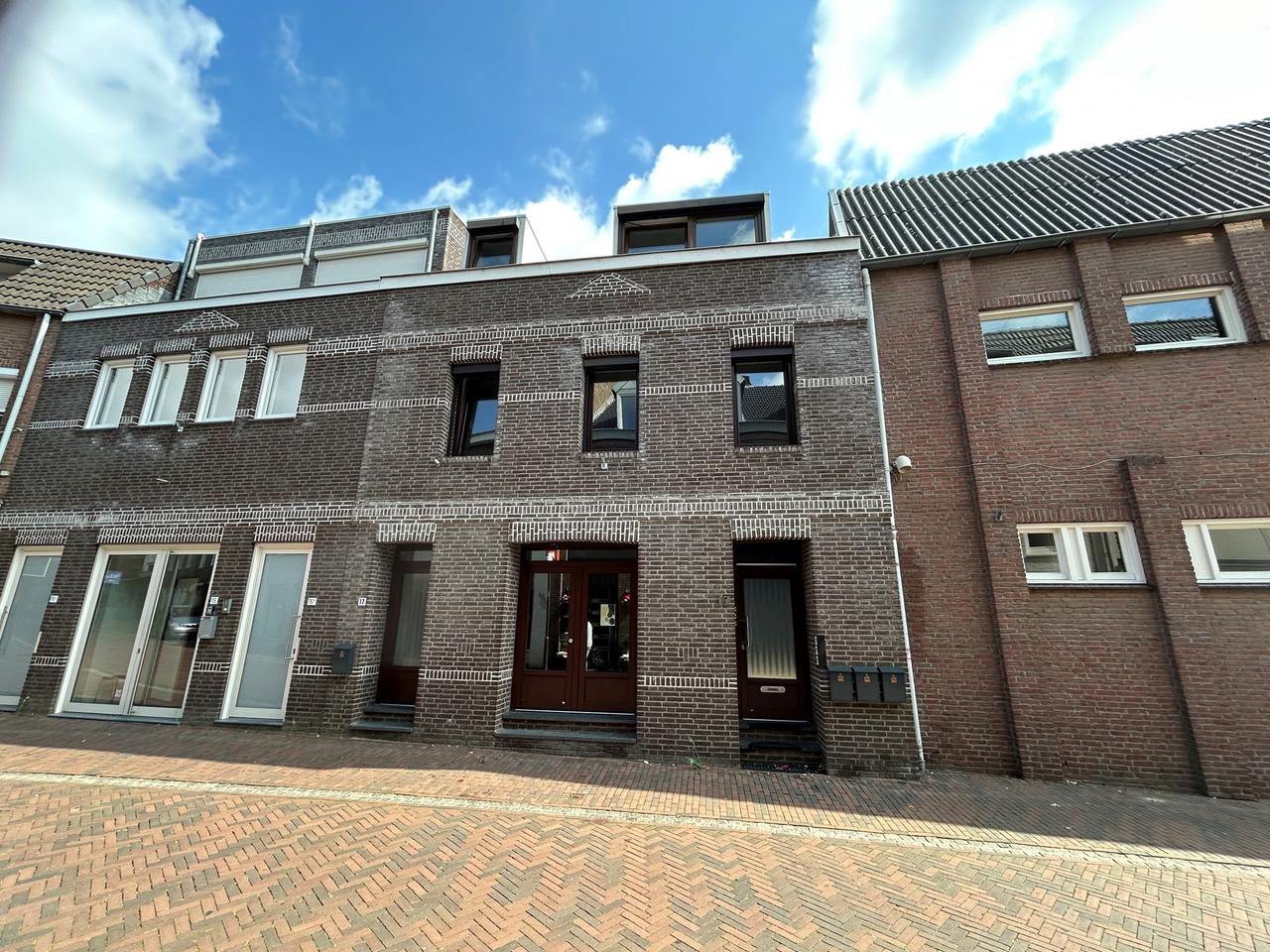 89 m² appartement met veranda in Kerkrade - Afbeelding 1