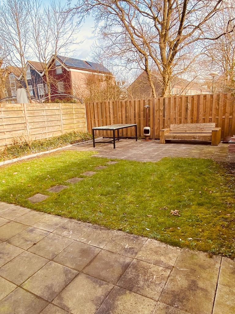 Renovated 115 m² Corner House with Garden - Image 2
