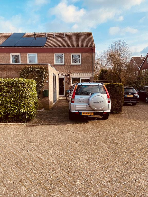Renovated 115 m² Corner House with Garden - Image 4