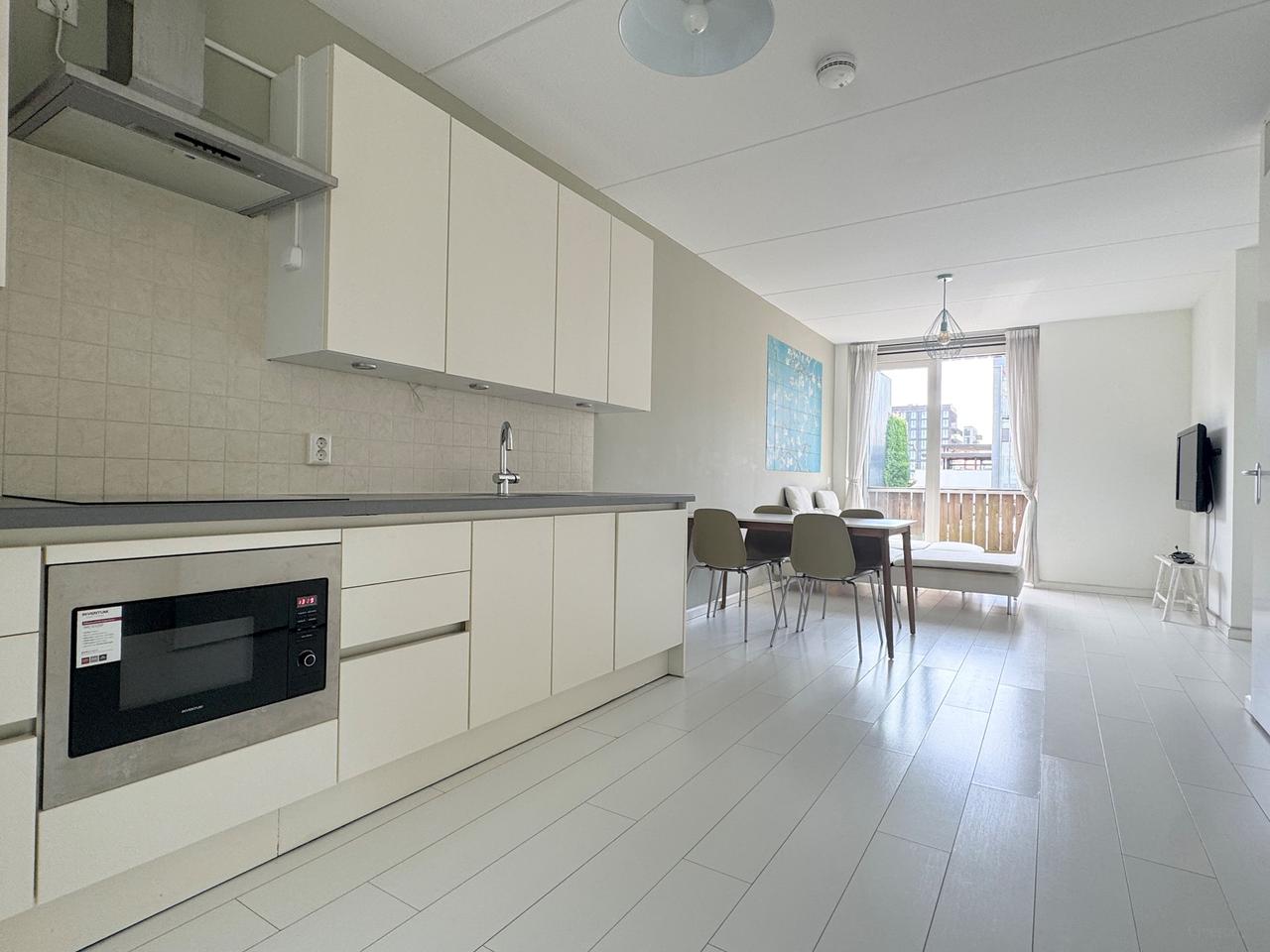 Gemeubileerd 3-kamerappartement met balkon - Afbeelding 3