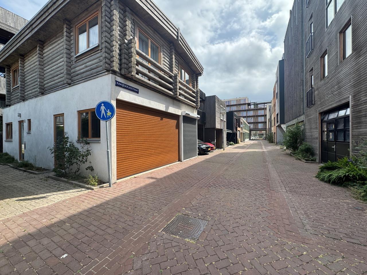 Gemeubileerd 3-kamerappartement met balkon - Afbeelding 12