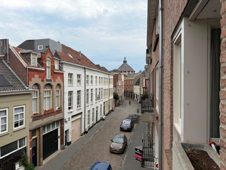 Lift, 2 parkeerplaatsen en 2 badkamers - Afbeelding 2