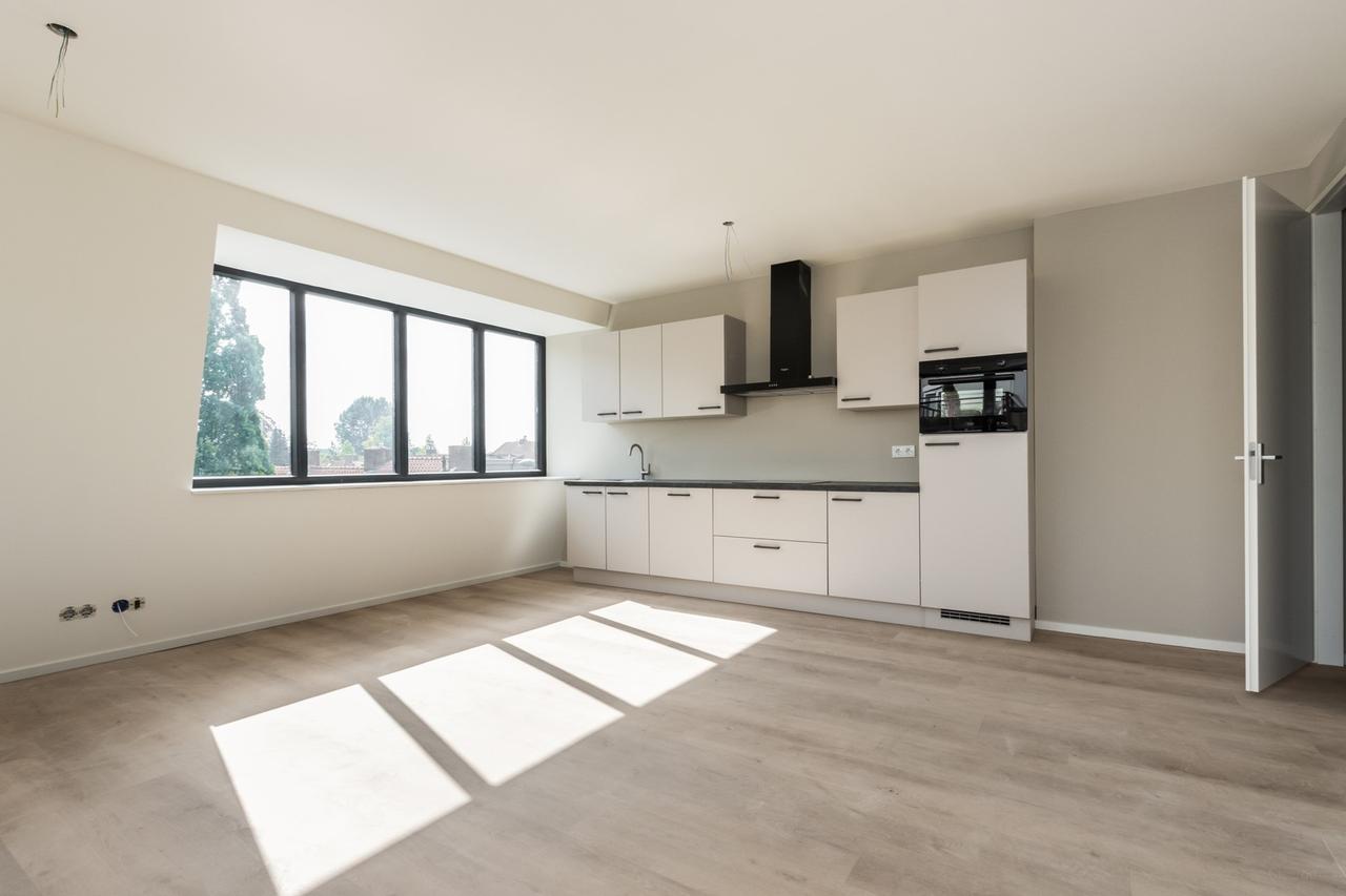 New Apartment with Elevator and Balcony - Image 2